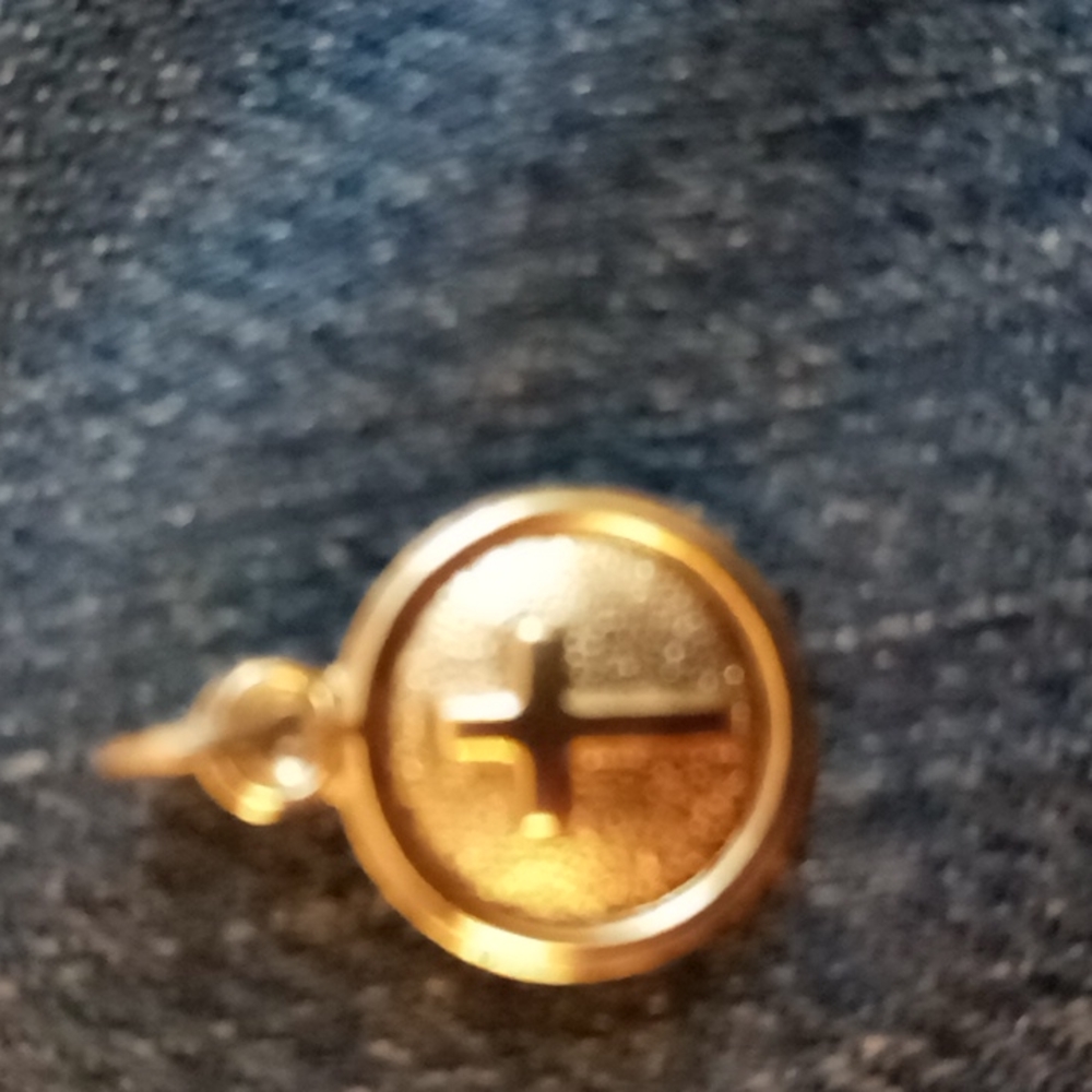 14K GOLD VERY SMALL CROSS PENDANT
